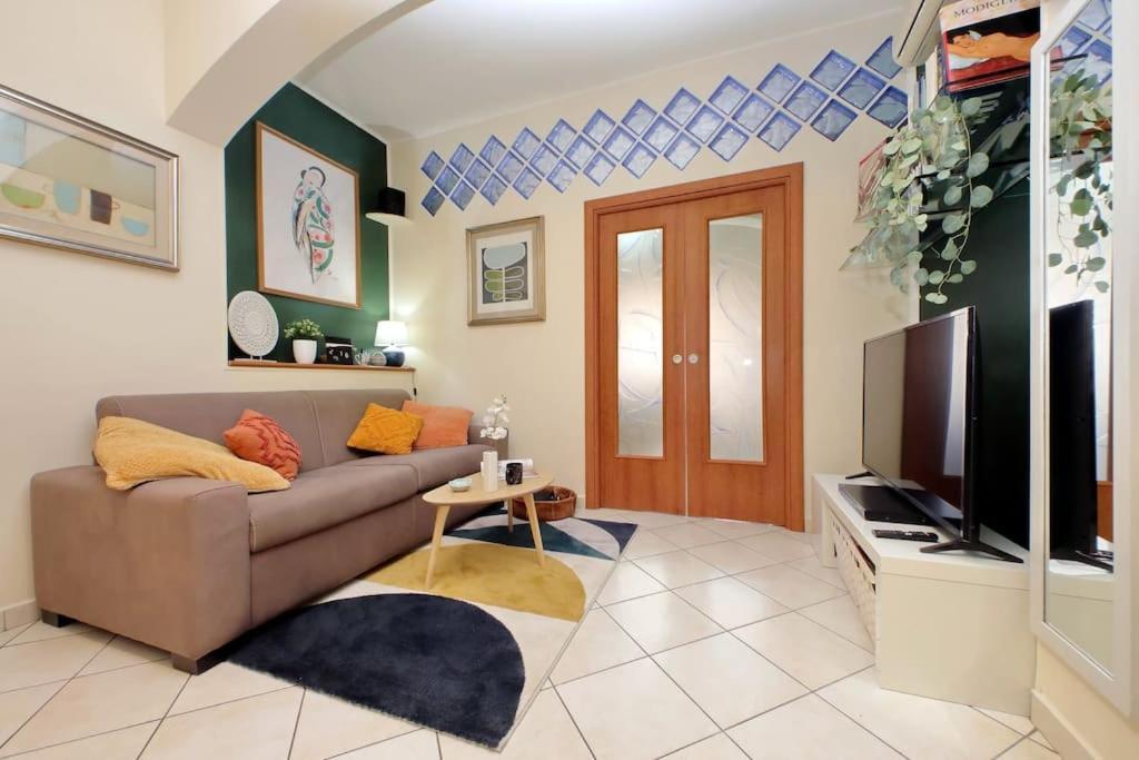 Relax Rome With 2 Balconies - 2 Bedroom Flat, 3Rd Floor With Lift, High Comfort, Quite, A Walk From Urban Train Station Gemelli And Metro A Stops Battistini & Cornelia Connecting To Center In 20 Minutes, 2 Steps From Bus Stop, Cycle Path, Groceries Zewnętrze zdjęcie