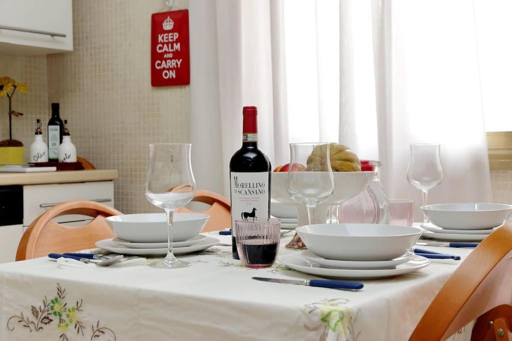 Relax Rome With 2 Balconies - 2 Bedroom Flat, 3Rd Floor With Lift, High Comfort, Quite, A Walk From Urban Train Station Gemelli And Metro A Stops Battistini & Cornelia Connecting To Center In 20 Minutes, 2 Steps From Bus Stop, Cycle Path, Groceries Zewnętrze zdjęcie