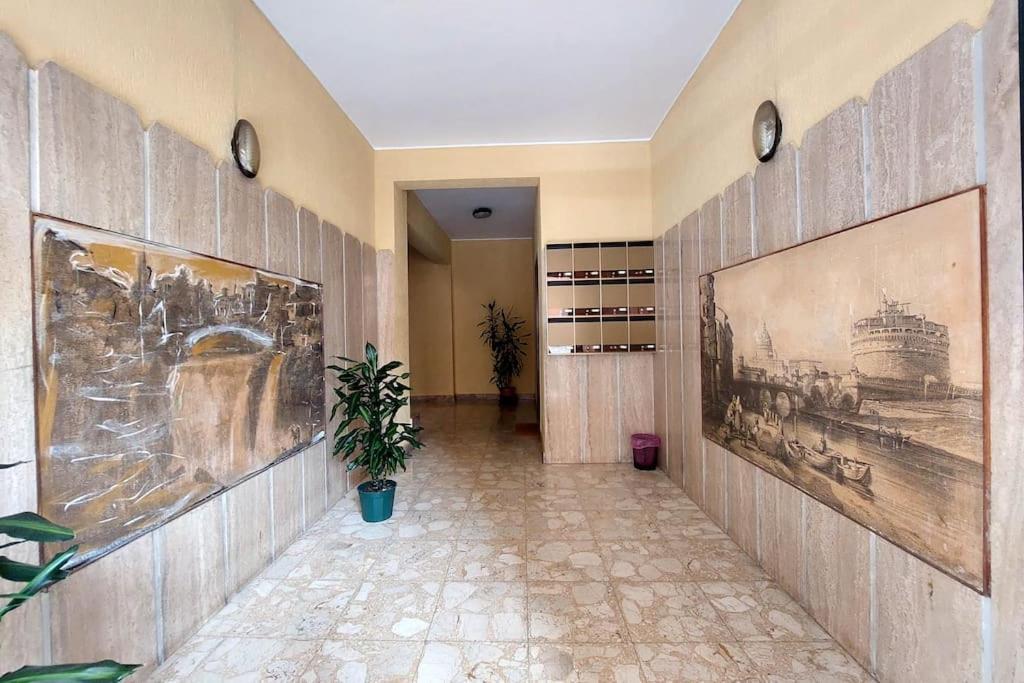 Relax Rome With 2 Balconies - 2 Bedroom Flat, 3Rd Floor With Lift, High Comfort, Quite, A Walk From Urban Train Station Gemelli And Metro A Stops Battistini & Cornelia Connecting To Center In 20 Minutes, 2 Steps From Bus Stop, Cycle Path, Groceries Zewnętrze zdjęcie