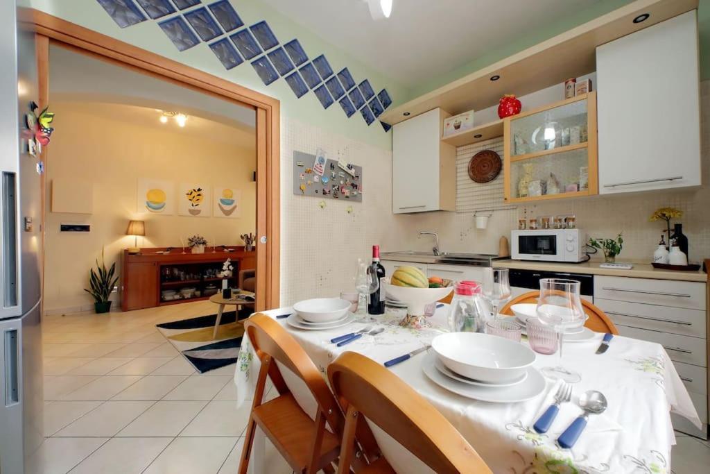 Relax Rome With 2 Balconies - 2 Bedroom Flat, 3Rd Floor With Lift, High Comfort, Quite, A Walk From Urban Train Station Gemelli And Metro A Stops Battistini & Cornelia Connecting To Center In 20 Minutes, 2 Steps From Bus Stop, Cycle Path, Groceries Zewnętrze zdjęcie